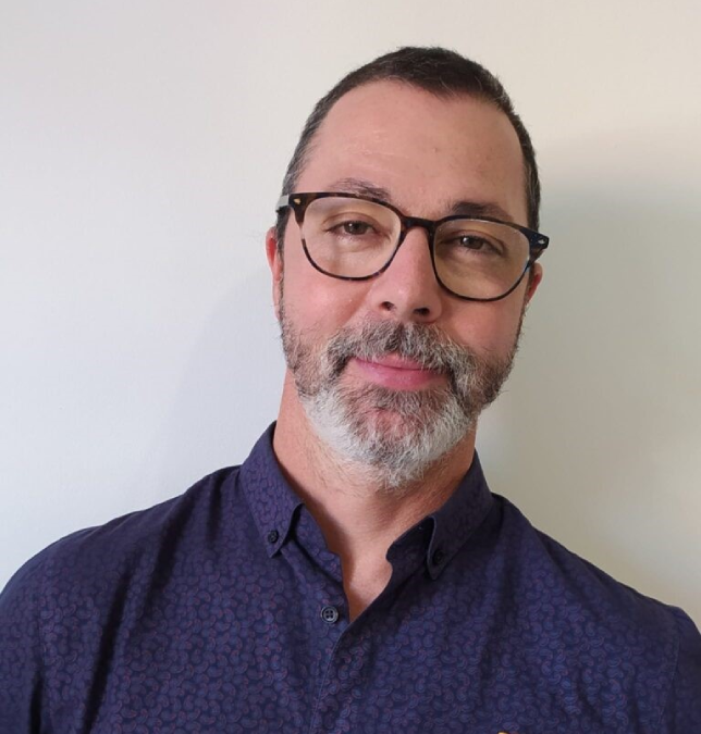 José Carlos Avilés, Psicólogo